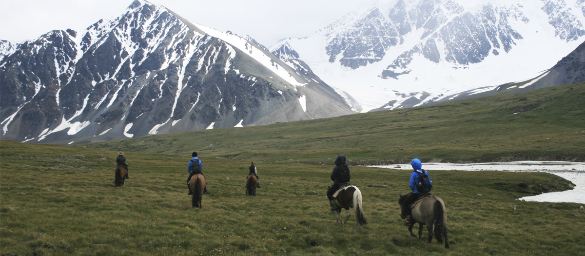 Peaks & Lakes of Mongolia Horse Riding Tour