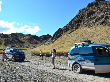 Beyond the Explored Gobi Desert Jeep Tour 